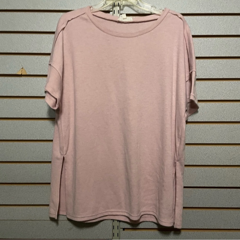 Listicle Short Sleeve Sweater‎ Medium Inverted Seams Side Slits Pink